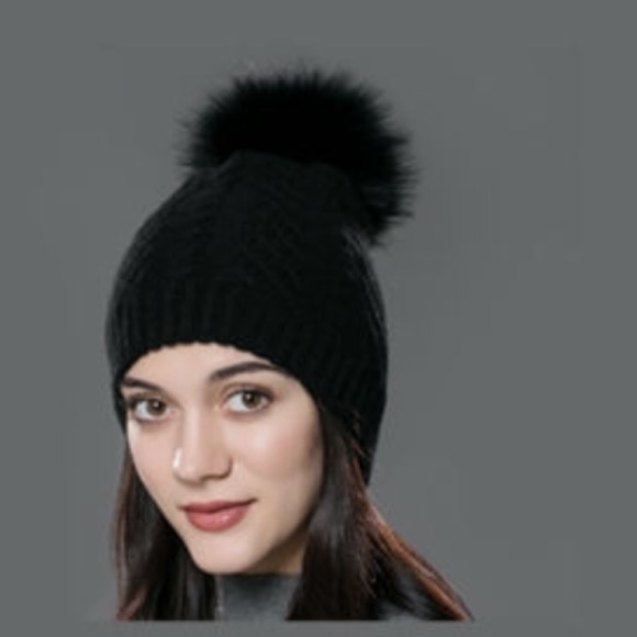 Cashmere, raccoon fur beanie ⭐️LAST ONE ⭐️ - Picture 3 of 4